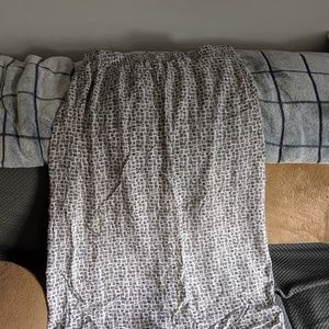 Old Navy white and black maxi skirt